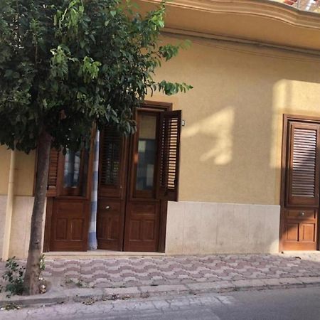 Casa Nonna Maria Leilighet Trappeto  Eksteriør bilde